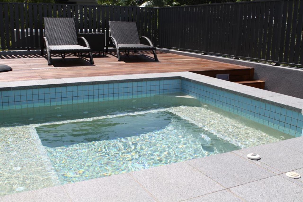 Coconut Grove Aparthotel Port Douglas Bagian luar foto
