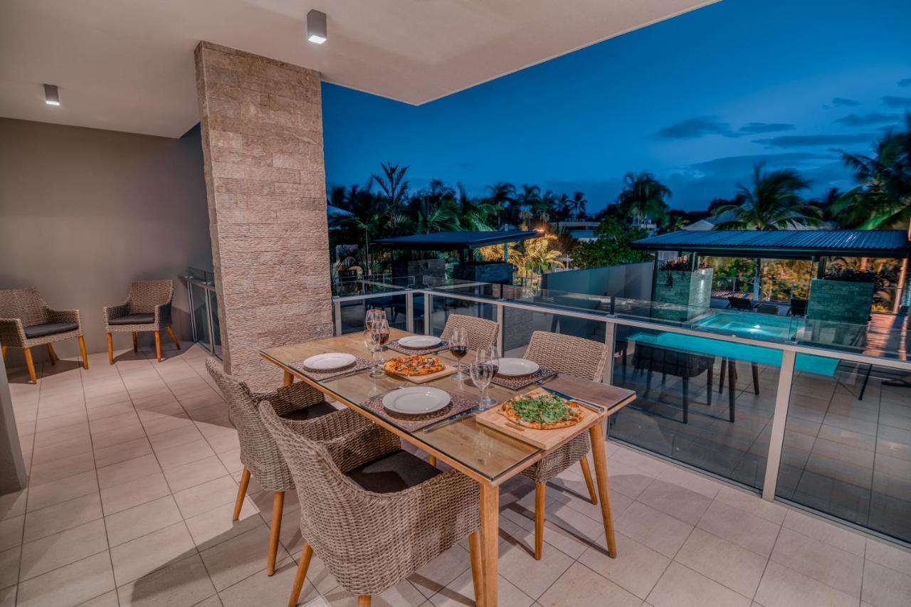 Coconut Grove Aparthotel Port Douglas Bagian luar foto