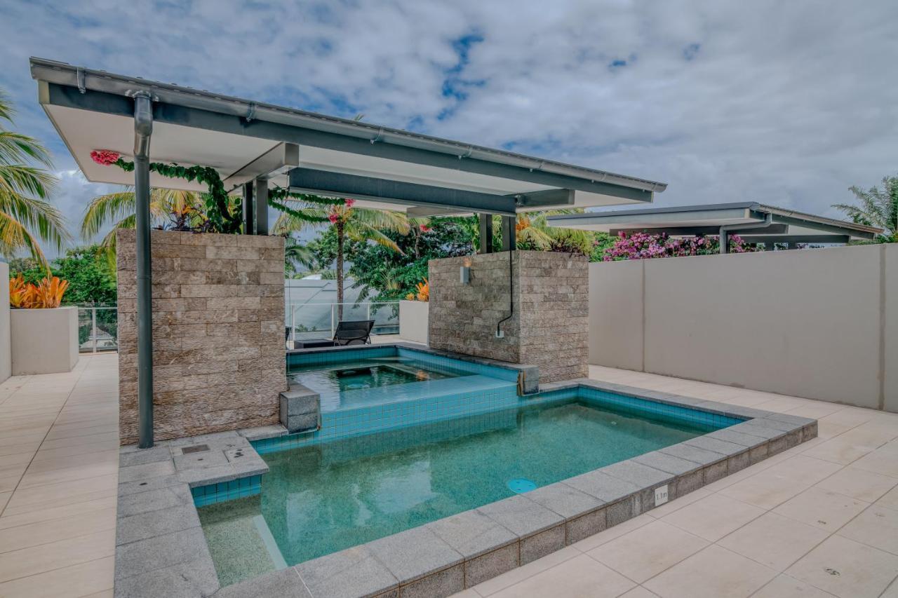 Coconut Grove Aparthotel Port Douglas Bagian luar foto