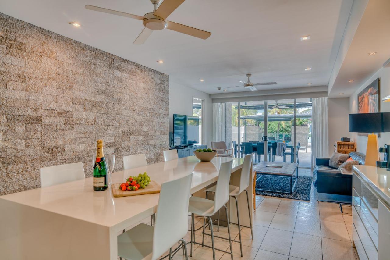 Coconut Grove Aparthotel Port Douglas Bagian luar foto