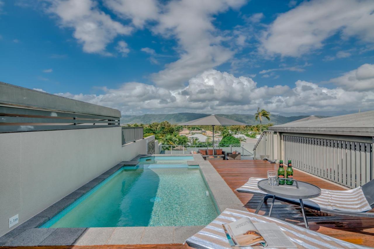 Coconut Grove Aparthotel Port Douglas Bagian luar foto