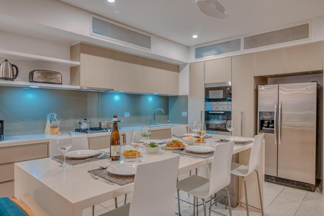 Coconut Grove Aparthotel Port Douglas Bagian luar foto