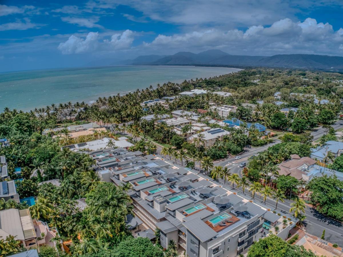 Coconut Grove Aparthotel Port Douglas Bagian luar foto