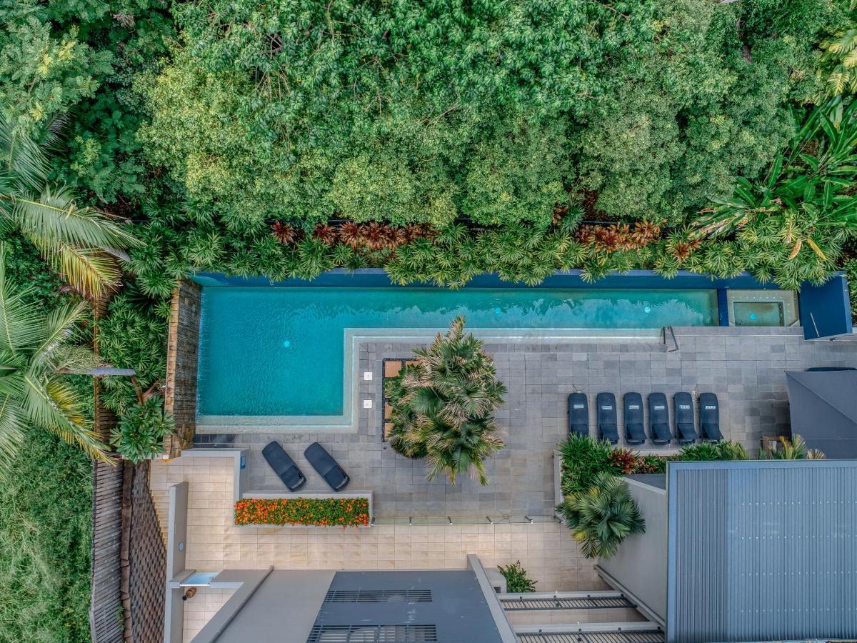 Coconut Grove Aparthotel Port Douglas Bagian luar foto