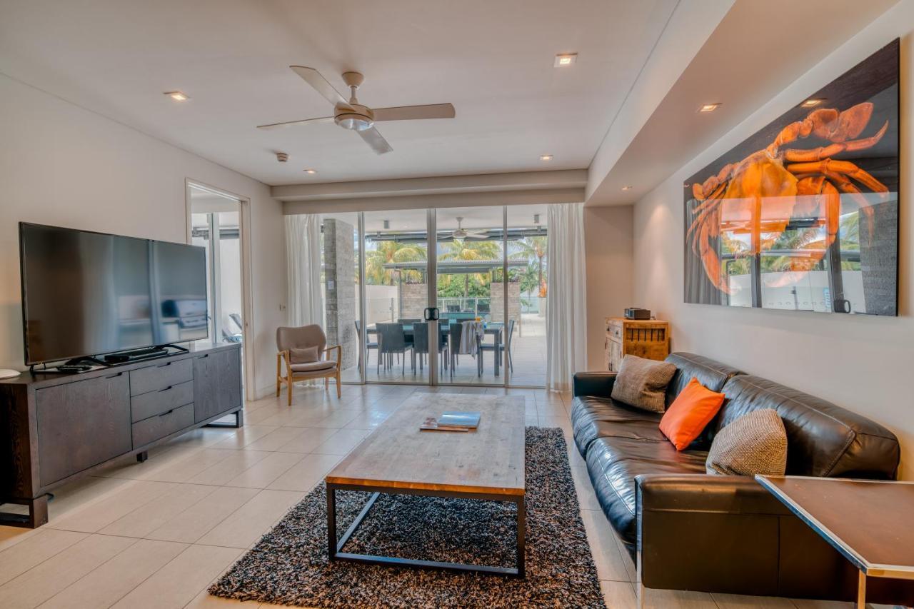 Coconut Grove Aparthotel Port Douglas Bagian luar foto